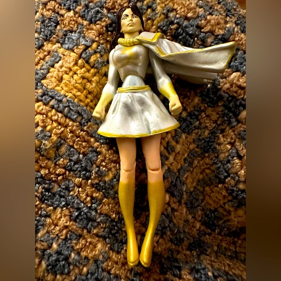 Infinite Heroes Mary Marvel Batson Shazam DC Comics Hero Doll Figure Jointed HTF - Picture 2 of 5
